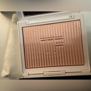 TOM FORD Soleil Neige Glow Highlighter 01 Rose Irise *NIB*